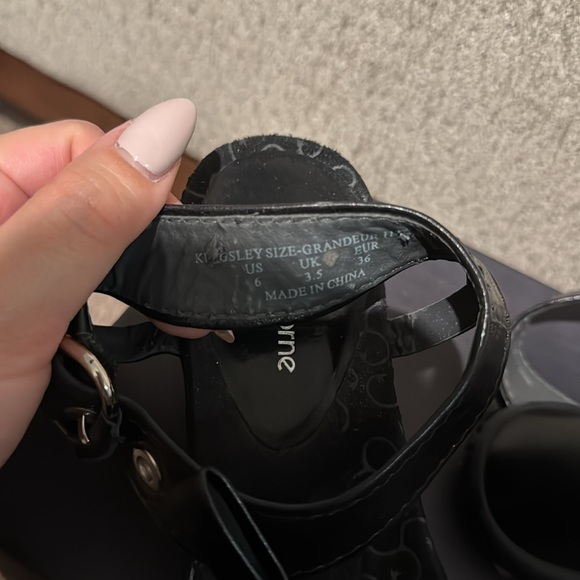 Liz Claiborne Black Wedge Sandals - Picture 5 of 5